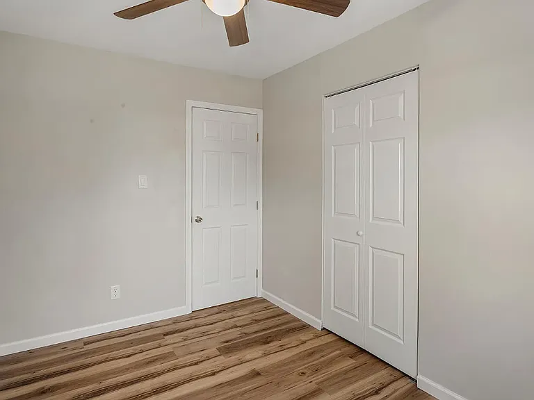 1902 Meadow Dr — Photo 12