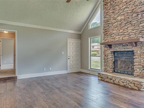 3rd image of 6318 Willow Glen Dr