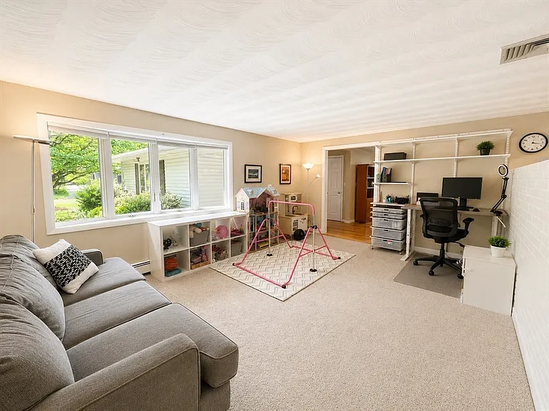 15 Leonard Rd — Photo 10