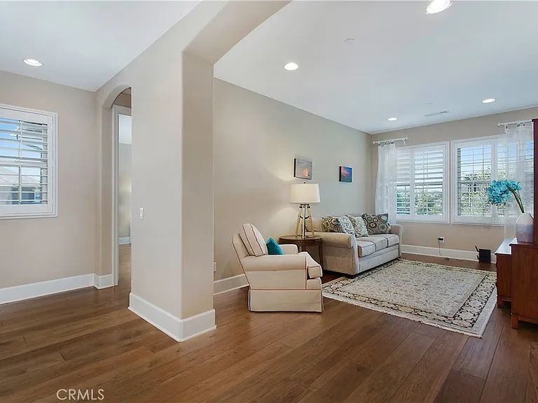 4731 Oceanridge Dr — Photo 7