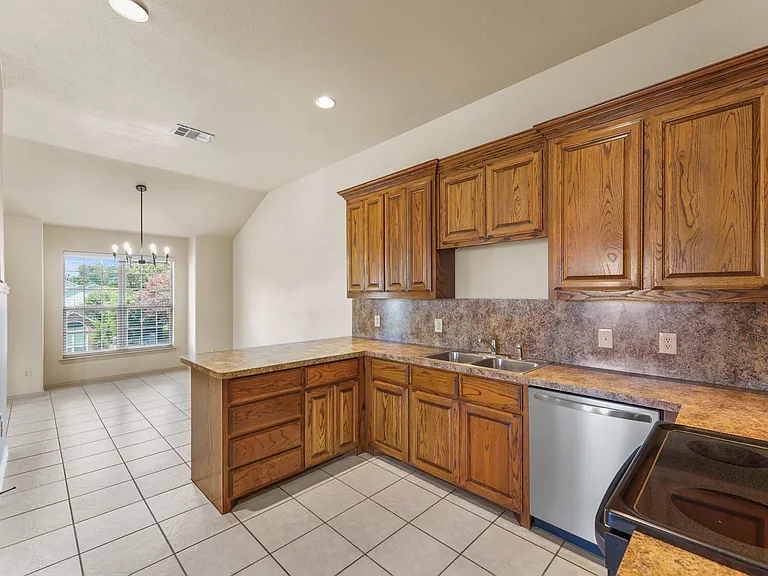 511 Mariner Dr — Photo 15