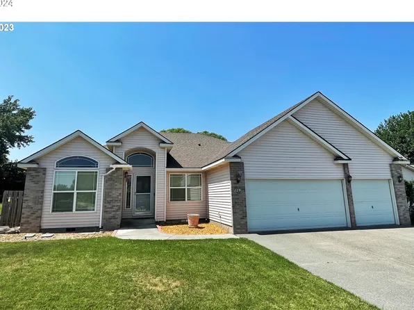 220 SE 11th St, Hermiston, OR 97838