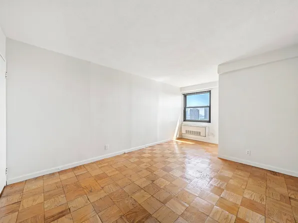 7855 Blvd East image 14 of 25