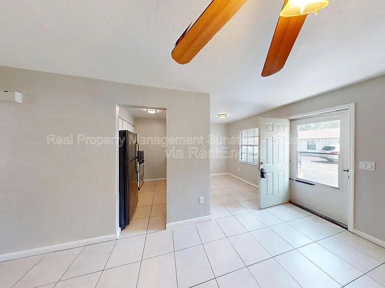 1010 Bronson St #3 — Photo 4