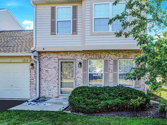 4th image of 1213 N Village Dr