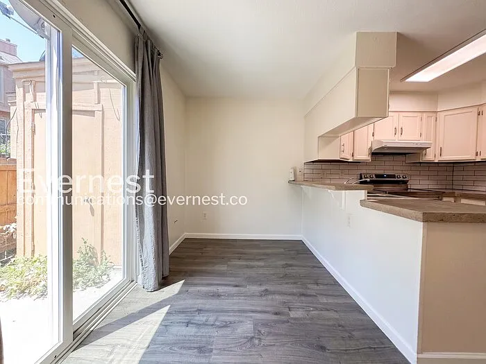 2701 E Nichols Cir — Photo 6
