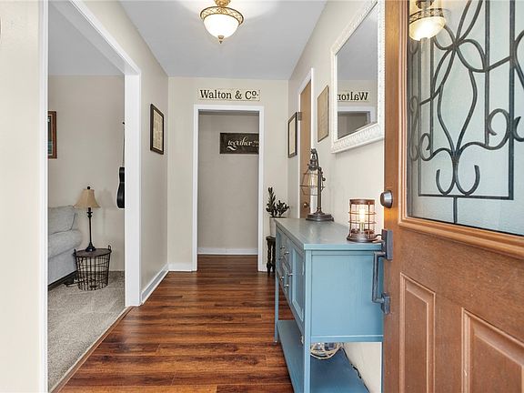 4th image of 21251 Old River Rd