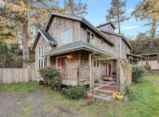 598 N Laurel St #A, Cannon Beach, OR 97110