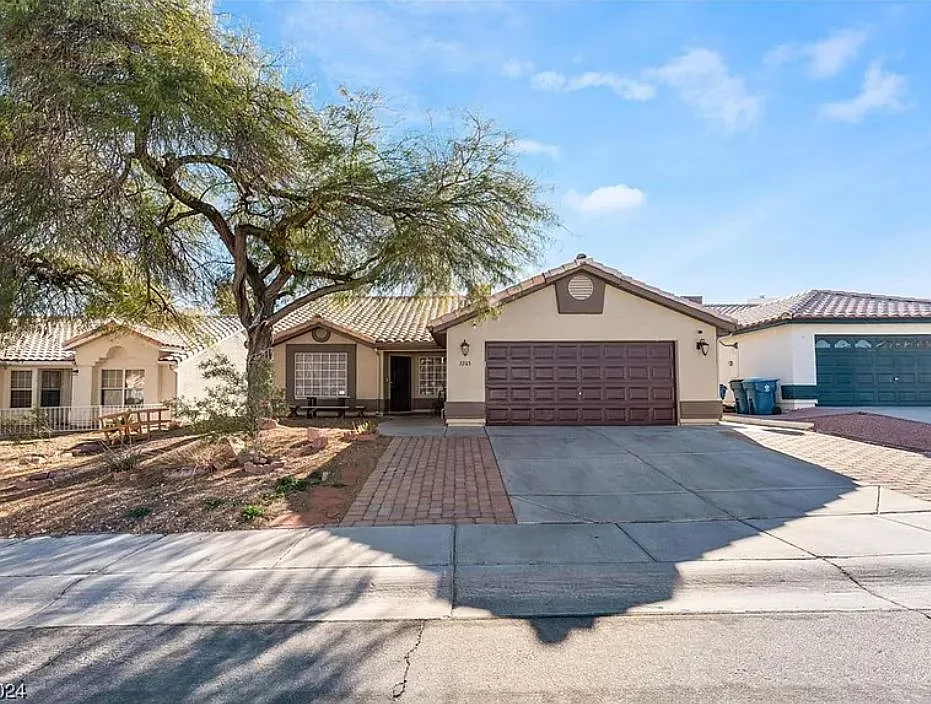 4 bed, 1785 sqft, $2,300 — Photo 2