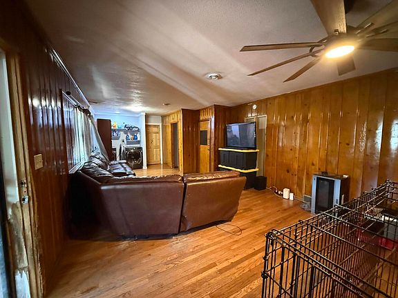 5th image of 2851 Jarman St