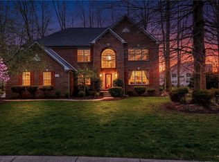 1542 Glen Lyon Dr, Westlake, OH
