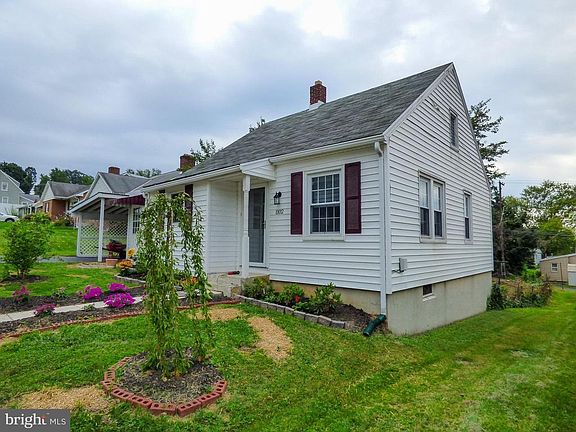 3rd image of 1102 Lancaster Ave