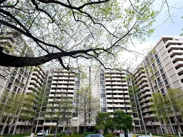 4141 N Henderson Rd APT 727, Arlington, VA 22203