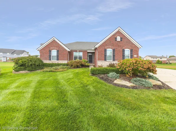 26768 Philly Ct, South Lyon, MI 48178