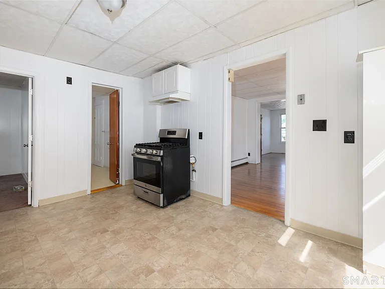 95 Sunnyside Ave — Photo 5