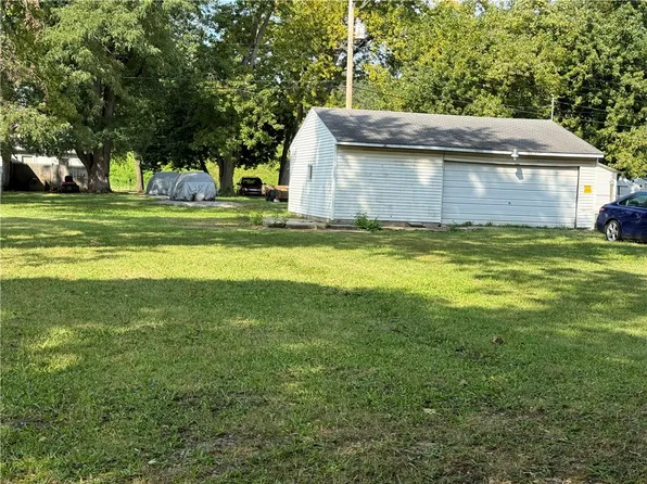 423 Ferndale Ave, Tilton, IL 61833
