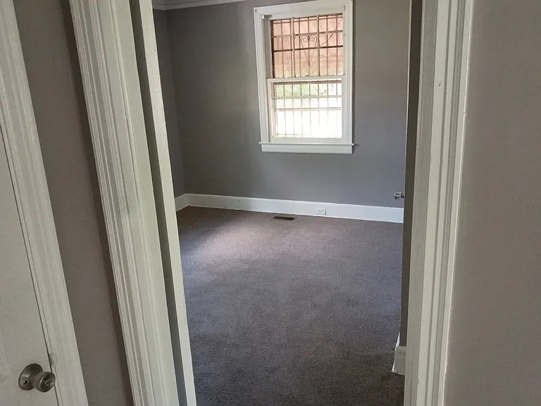 121 Brookland Cir — Photo 2