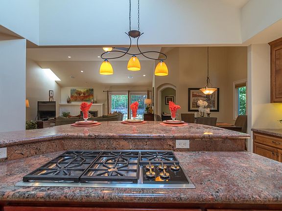 5th image of 309 Westhill Dr