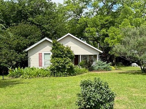 1st image of 1108 Sherman Dr