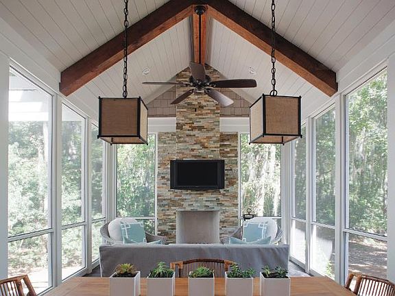 Screened porch main floor
