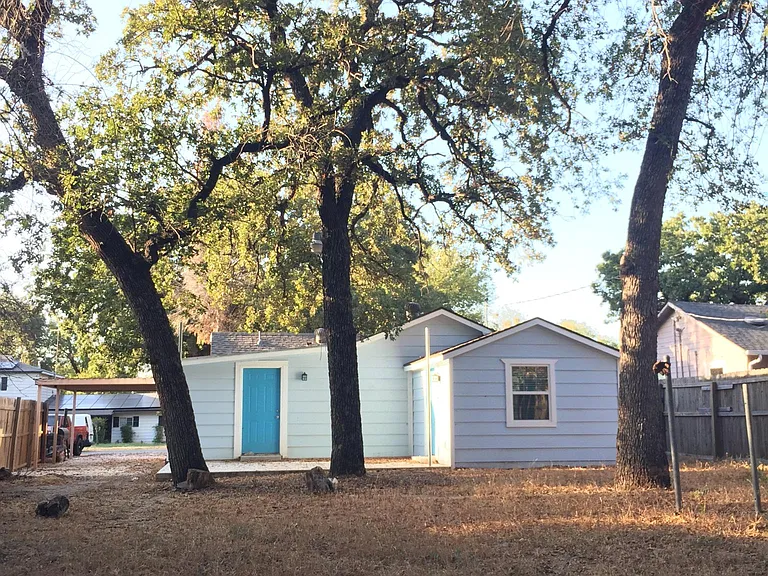 7309 Malta Dr — Photo 2