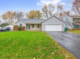 1676 Hilda Dr, Lake Holiday, IL 60548