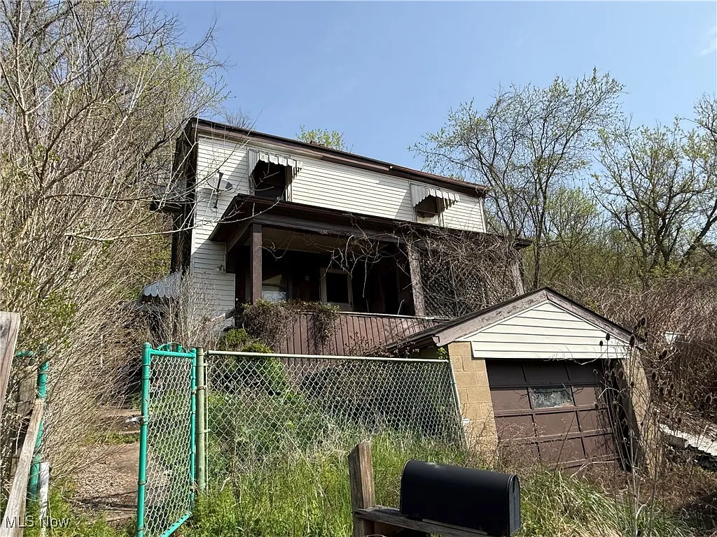 44 Mann St photo 1