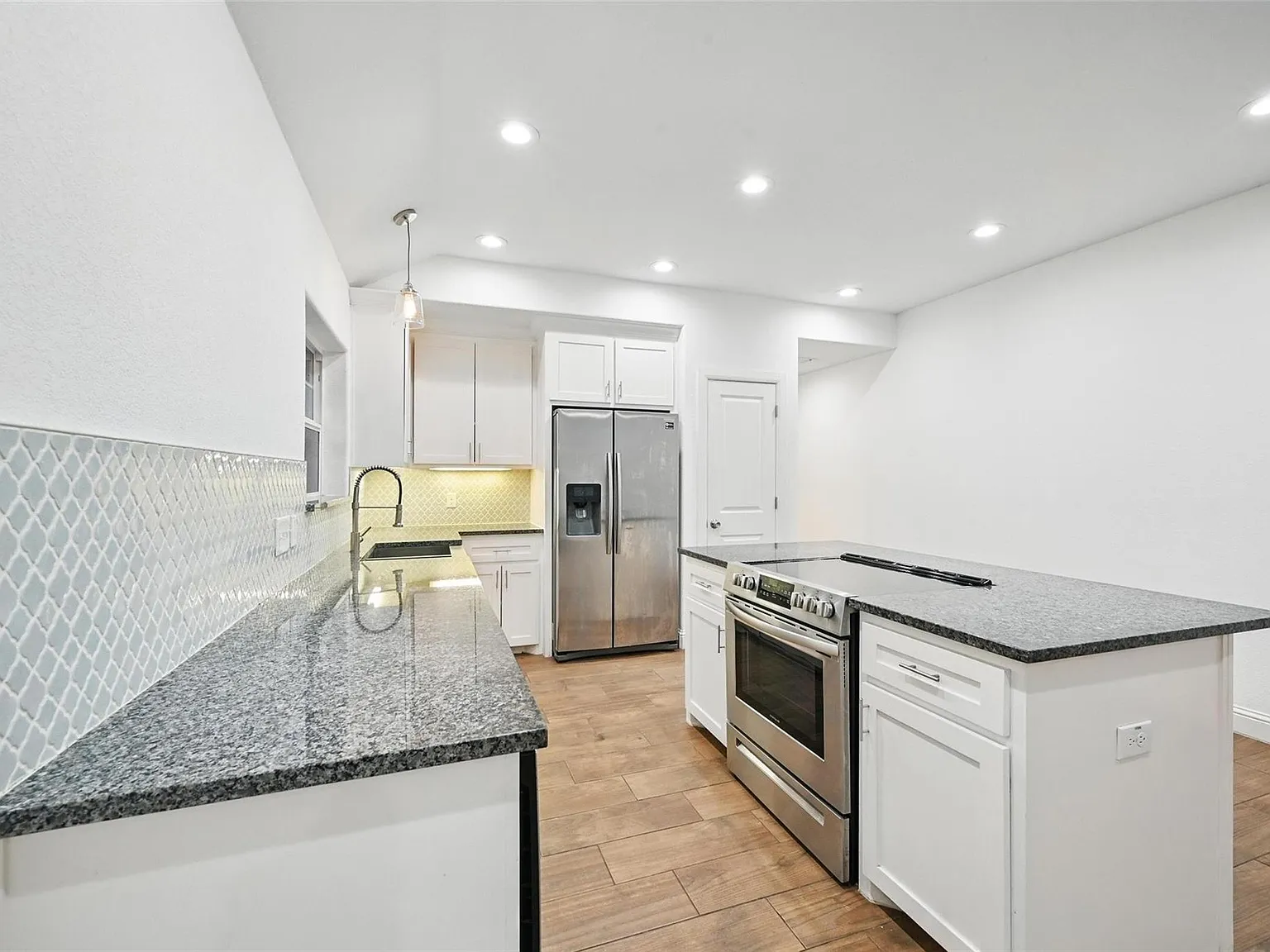 607 & 609 East Carter St; Sherman 75090- - 609 — Photo 4