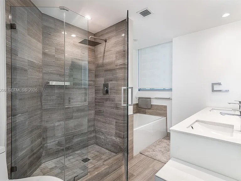1300 Brickell Bay Dr #2509 — Photo 19