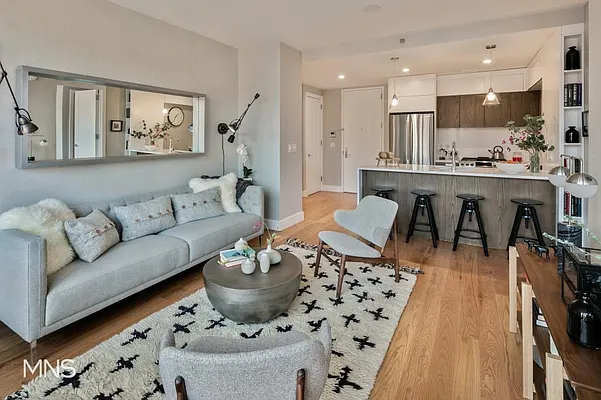 Sold by MNS | media 1