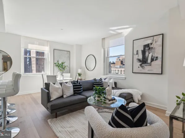 111 S 15th St APT 1502, Philadelphia, PA 19102