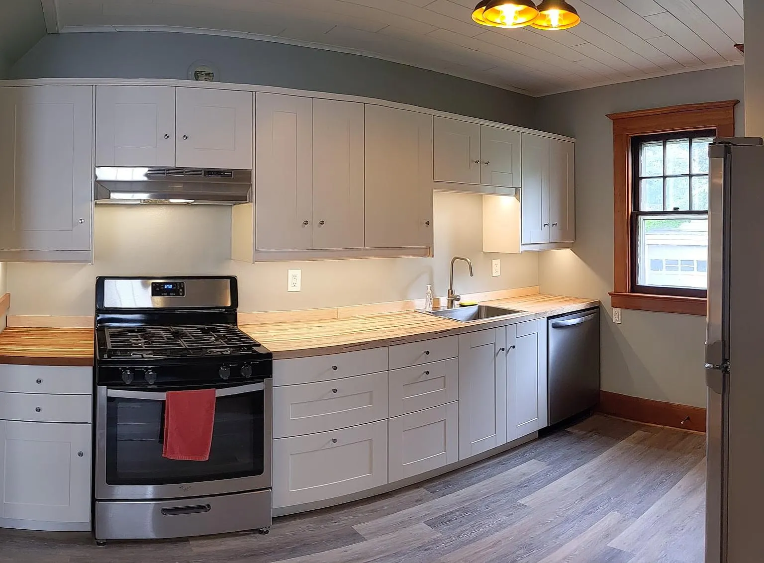 3 bed, 1420 sqft, $2,250 — Photo 3