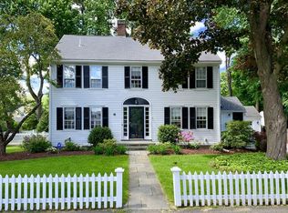 22 Pilgrim Rd, Wellesley, MA 02481