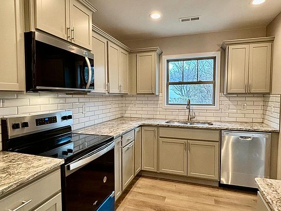 4th image of 5310 Thornridge Ct