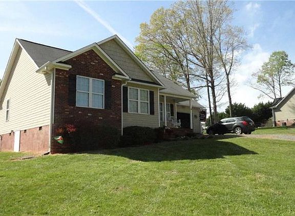 2nd image of 2935 Maggie Way
