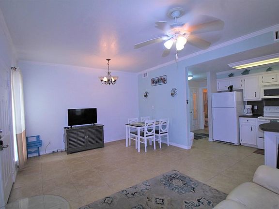 2nd image of 126 E Esperanza St #102