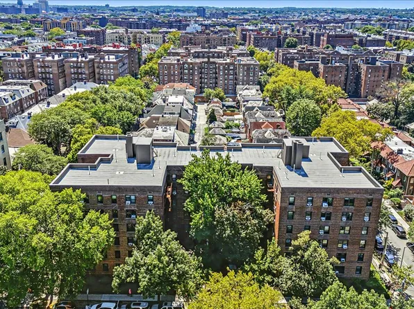 88-10 34th Avenue image 2 of 16