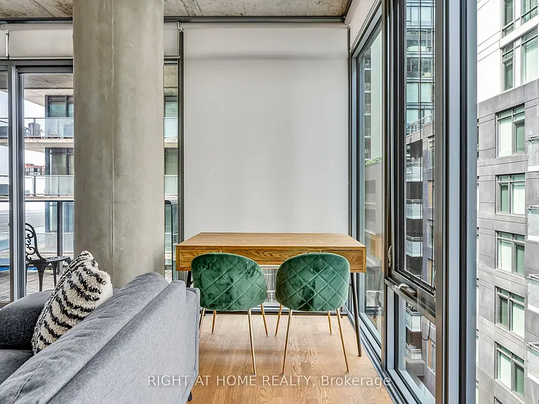650 King St W #605 — Photo 18
