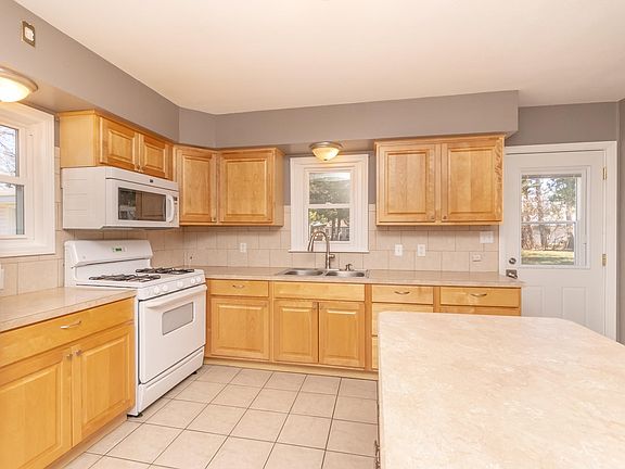 5th image of 4222 Clearview Dr