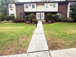 4 Blue Hill #A, Orangeburg, NY 10962