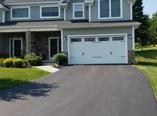 14 Nadia Cir, Troy, NY 12180