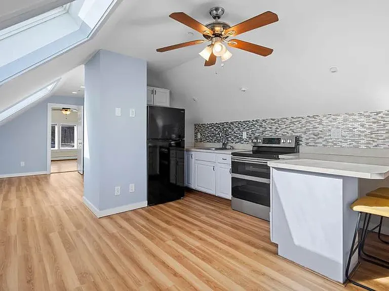 5 Elm St #3 — Photo 2