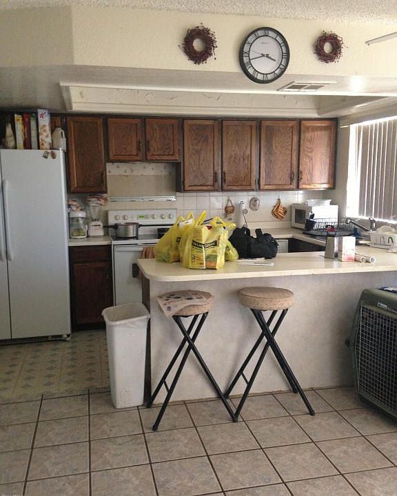 2nd image of 1615 W Renee Dr