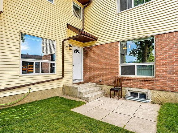 3rd image of 32 SE Whitnel Ct NE #40