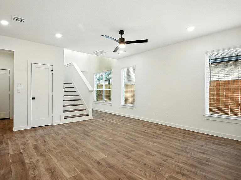 3B | 3 Bed / 2.5 Bath - Living Space