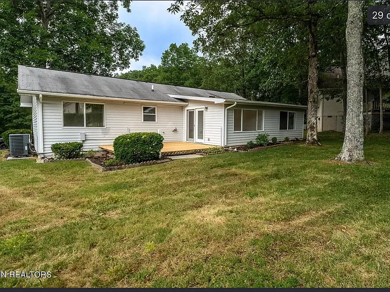 143 Fairhaven Dr — Photo 30