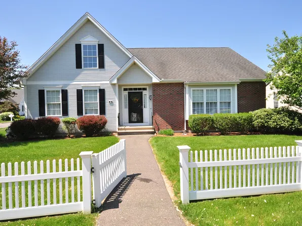 3 Cantone Circle #3, Manchester, CT 06040
