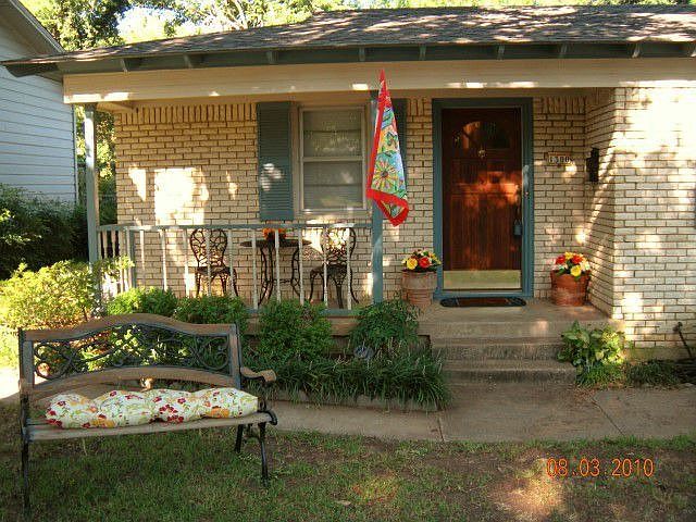 1st image of 1300 Ravenwood Dr