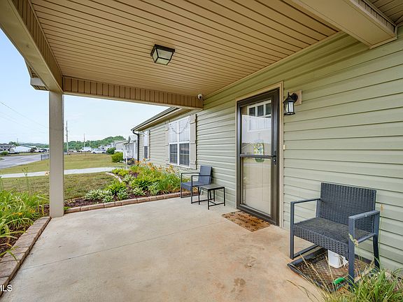 4th image of 121 Marilee Way