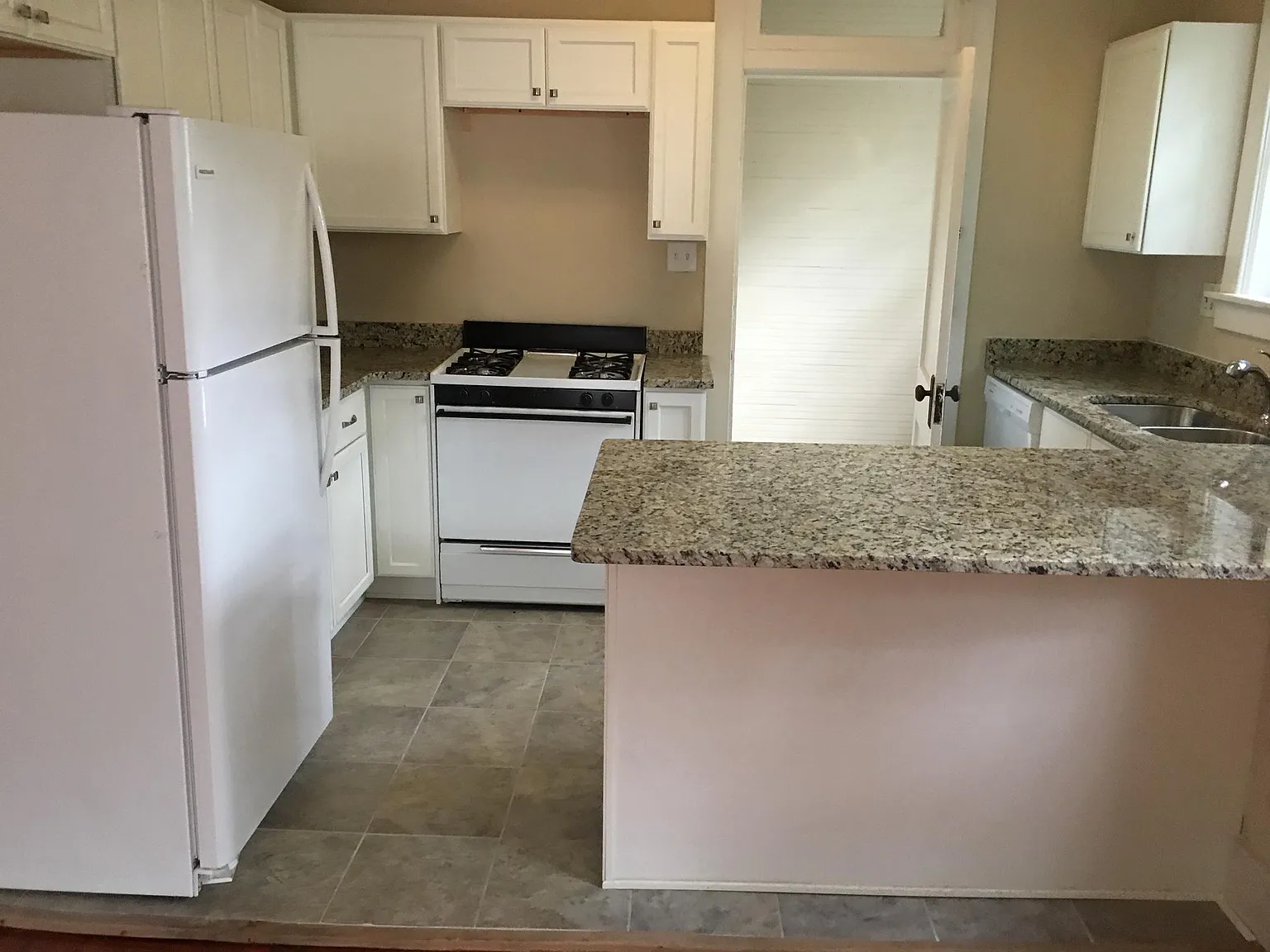 2 bed, $1,250 — Photo 3